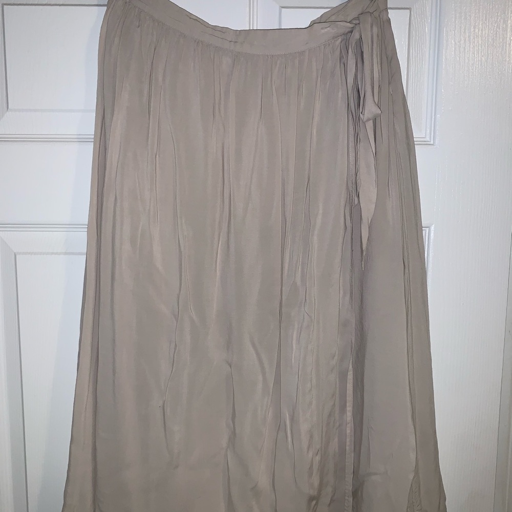 Side tie khaki skirt